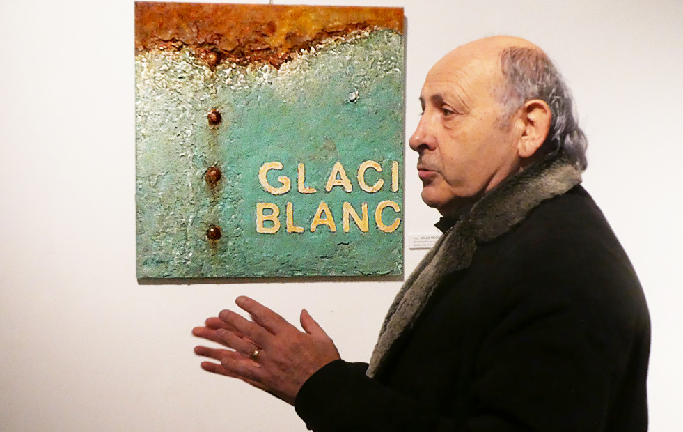 El público enaltece la muestra “Viaxe a AsTaNo”, de Andrés Rifón, en Pontedeume