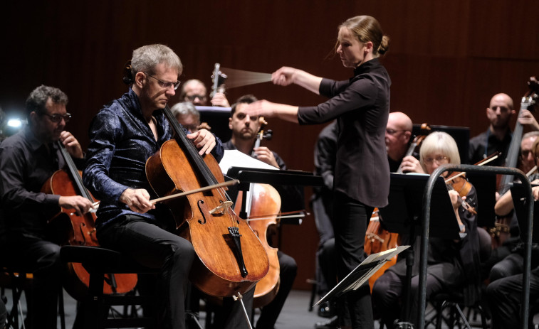 Elim Cham con la batuta de la Sinfónica de Galicia en Ferrol