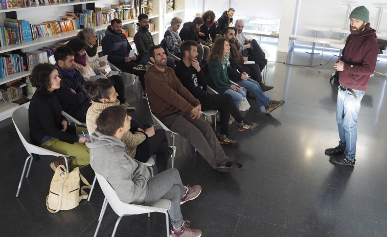 FOTONOTICIA | Primera sesión de las Xornadas Agroforestais con Jaime Páramo en el centro cívico de Canido
