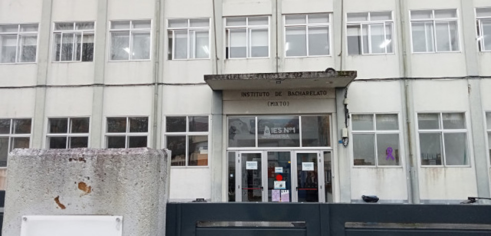 La preocupación de la ANPA del IES Nº1 de Ribeira por casos de acoso escolar le hace activar acciones de prevención