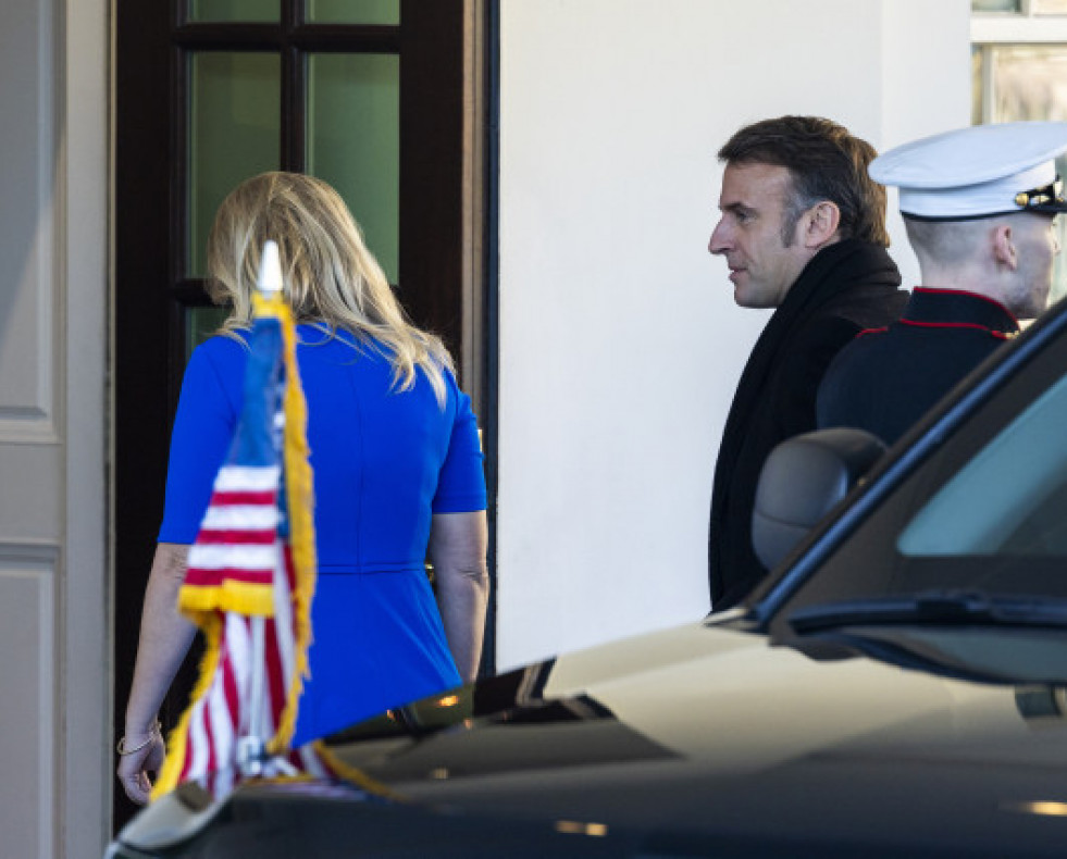 Macron 1