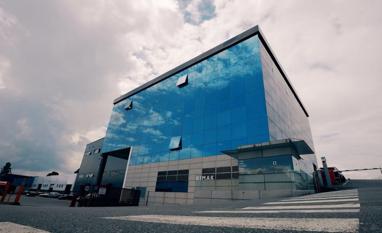 La empresa logística Kimak recibe un galardón por su entorno laboral positivo