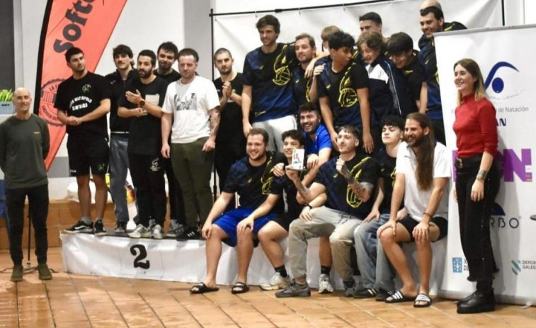 El Marina Ferrol toca la gloria por primera vez en la categoría absoluta