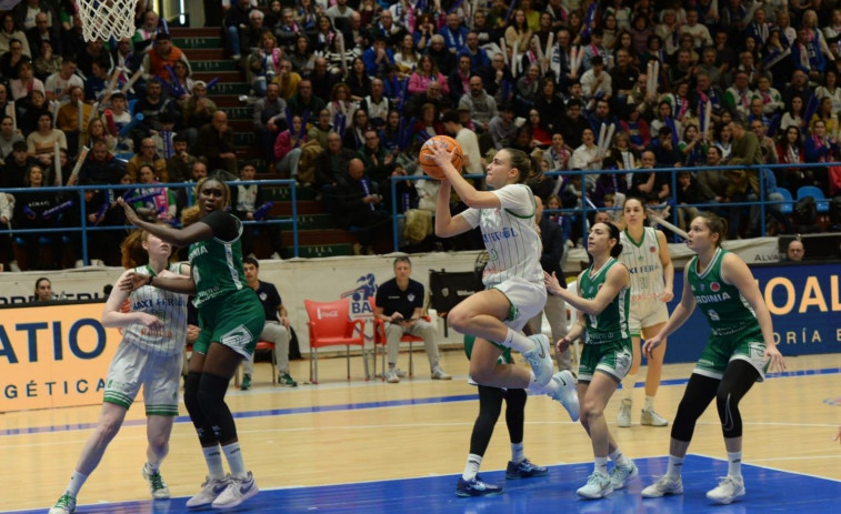 Àngela Mataix:  “Es un sueño, ninguna se esperaba estar en semis. Ahora a descansar, celebrar y Valencia”
