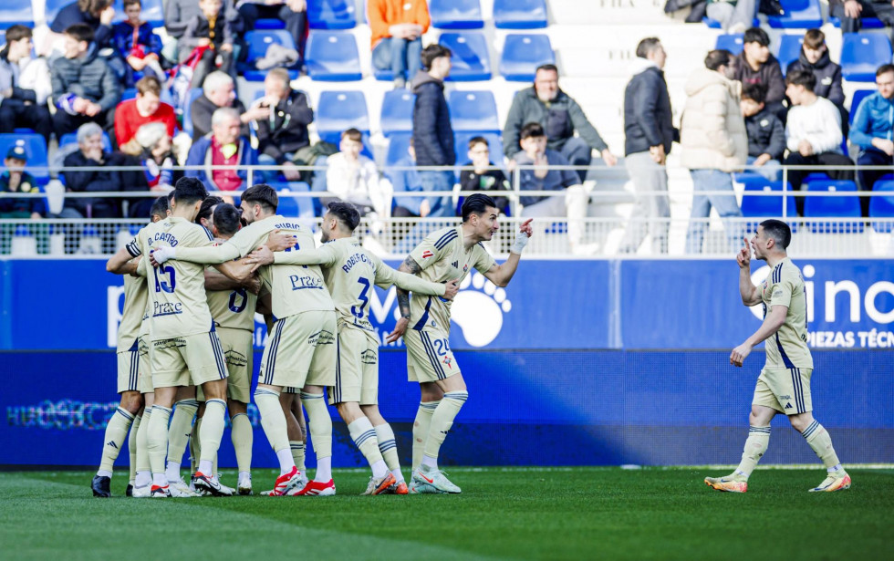 Derrota del Racing ante el Huesca (3 1) (7)