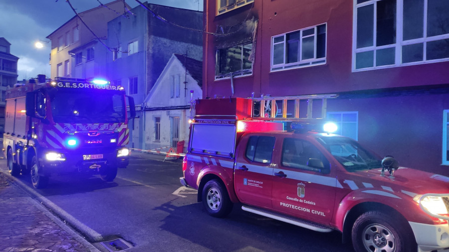 Una persona herida en el incendio de una vivienda de Cedeira