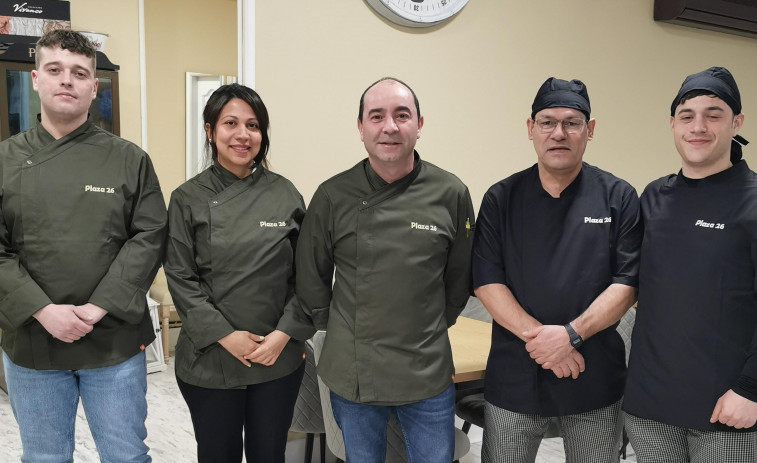 Plaza 26 abre sus puertas en Narón para conquistar paladares con sus pizzas y su bacalao al Capricho