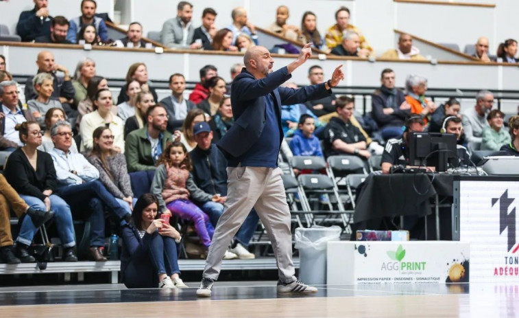 Lino López, entrenador del Baxi Ferrol: “Estar en la final de Eurocup es como un cuento”