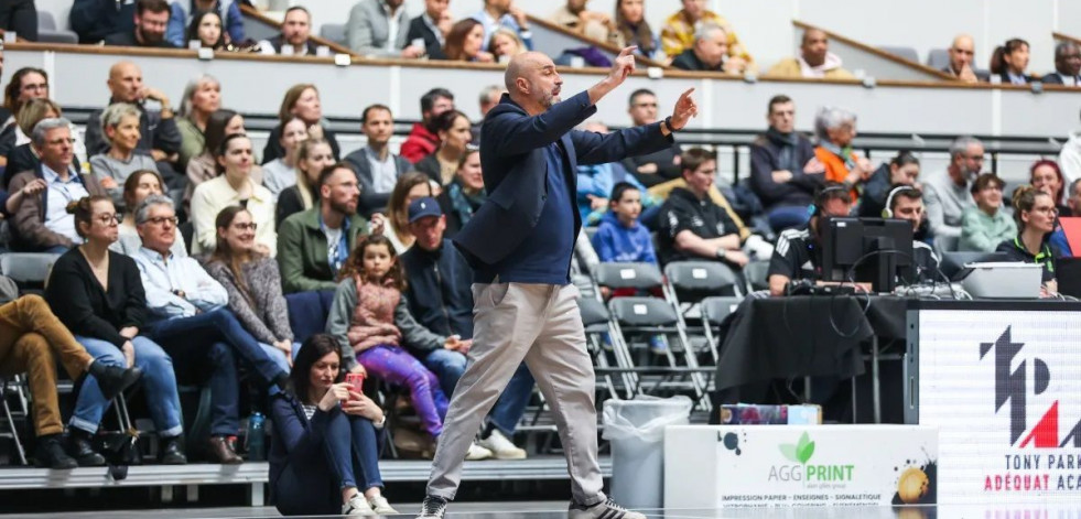 Lino López, entrenador del Baxi Ferrol: “Estar en la final de Eurocup es como un cuento”