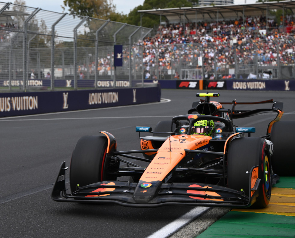 Melbourne (Australia), 15/03/2025.- Lando Norris of McLaren in action during Qualifying in the Australian Grand Prix at Albert Park Circuit in Melbourne, Victoria, Australia, 15 March 2025. The 2025 A