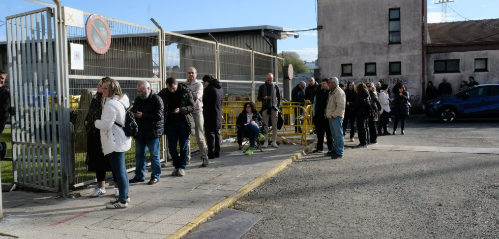 Furor por el Baxi Ferrol: las colas en A Malata para conseguir entradas de la Eurocup