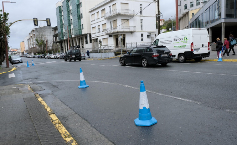 Los cinco conos de Fene que “ya están empadronados” en Avenida Naturais
