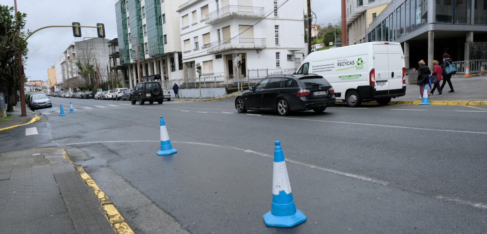Los cinco conos de Fene que “ya están empadronados” en Avenida Naturais
