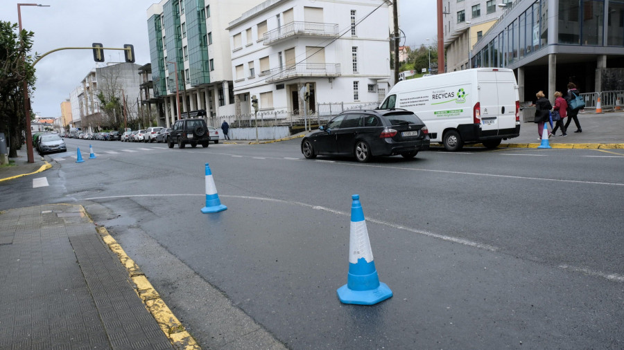 Los cinco conos de Fene que “ya están empadronados” en Avenida Naturais