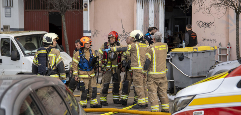 Un herido en el incendio de una vivienda en Culleredo