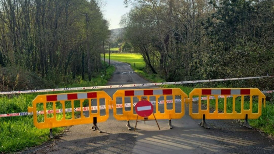 Cierre al tráfico en un vial de Valdoviño que debe arreglar el Concello de Ferrol