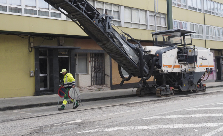 Arrancan los trabajos de mejora del firme en la carretera de Catabois