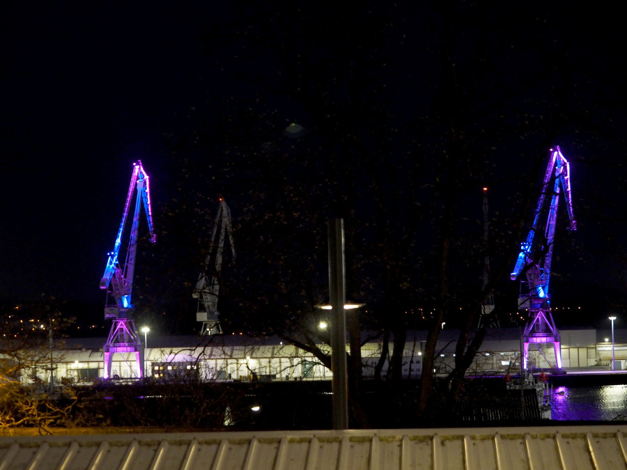 La ciudad se viste de azul y rosa