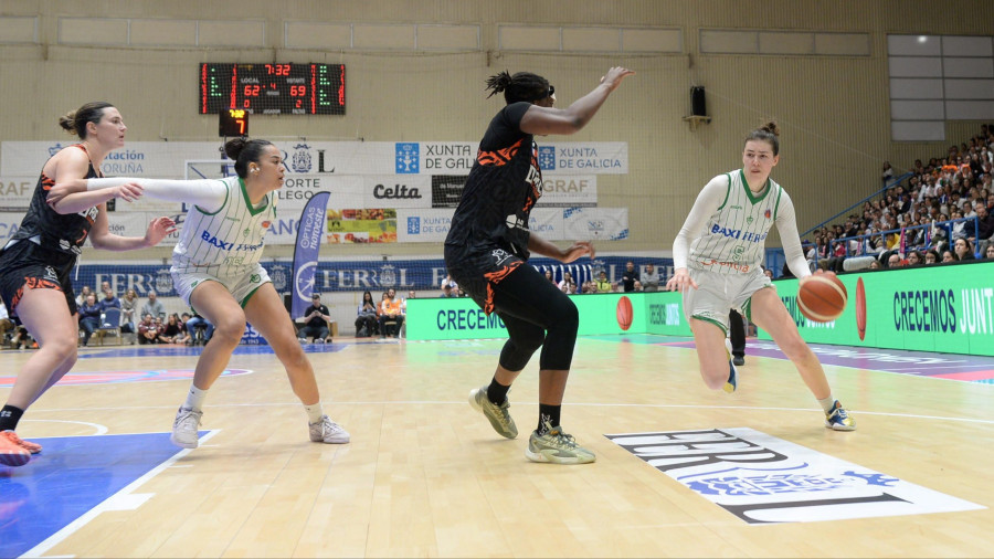 Julie Pospíšilová, jugadora del Baxi Ferrol: “Nunca había vivido un ambiente como este”