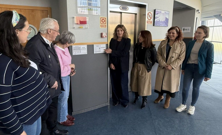Dan comienzo los trabajos de instalación de pictogramas en las instalaciones del Pazo