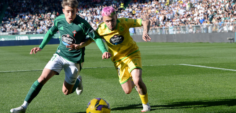 Derbi entre el Racing de Ferrol y el Deportivo de A Coruña en A Malata