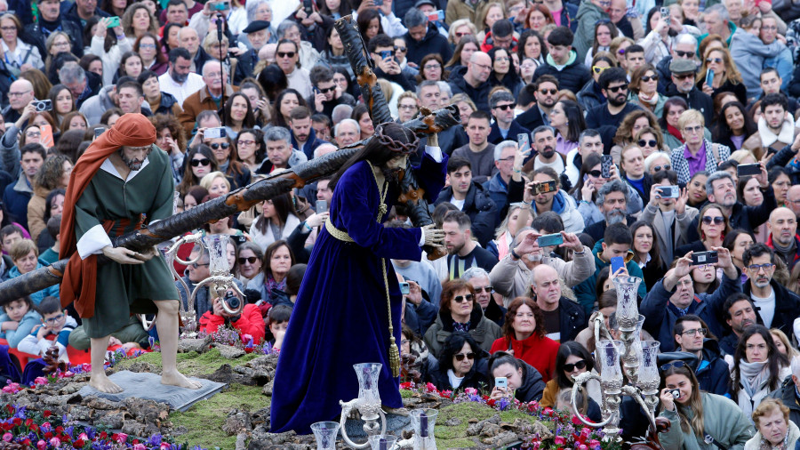 La revista “National Geographic” vuelve a caer rendida al encanto de la Semana Santa de Ferrol