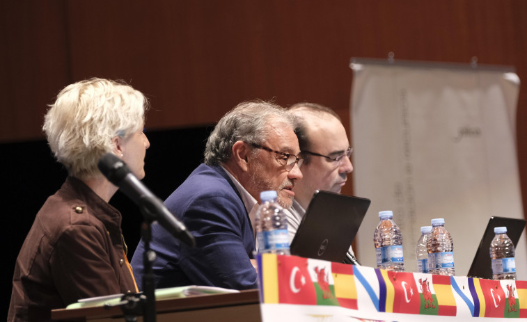 Empiezan las jornadas del CFR Ferrol que conectan a profesores de todo el mundo en A Cabana