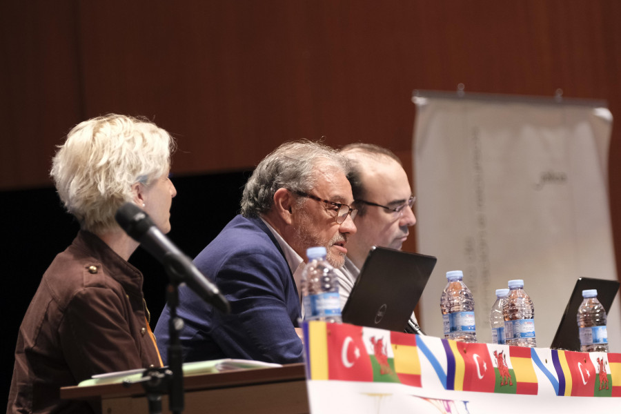 Empiezan las jornadas del CFR Ferrol que conectan a profesores de todo el mundo en A Cabana