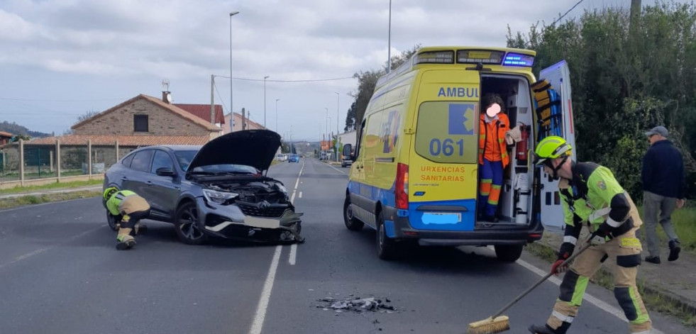 Herido un conductor en Narón tras colisionar contra otro turismo
