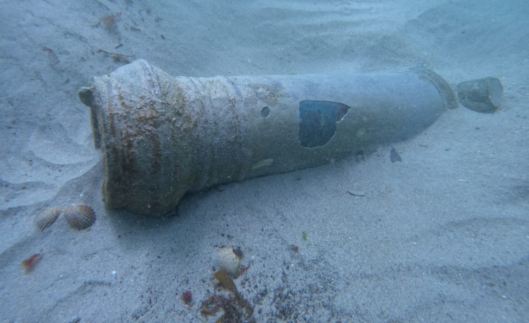 La unidad de buceo de Ferrol recupera piezas arqueológicas en la zona de Fisterra