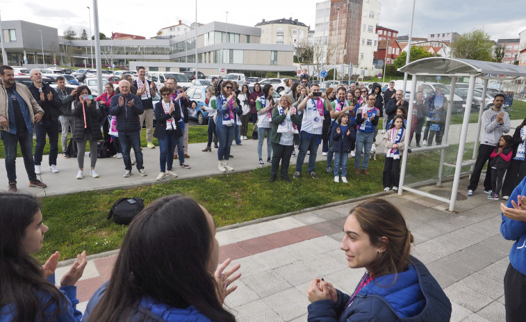 El primer recibimiento al Baxi Ferrol como subcampeón de Europa, en imágenes