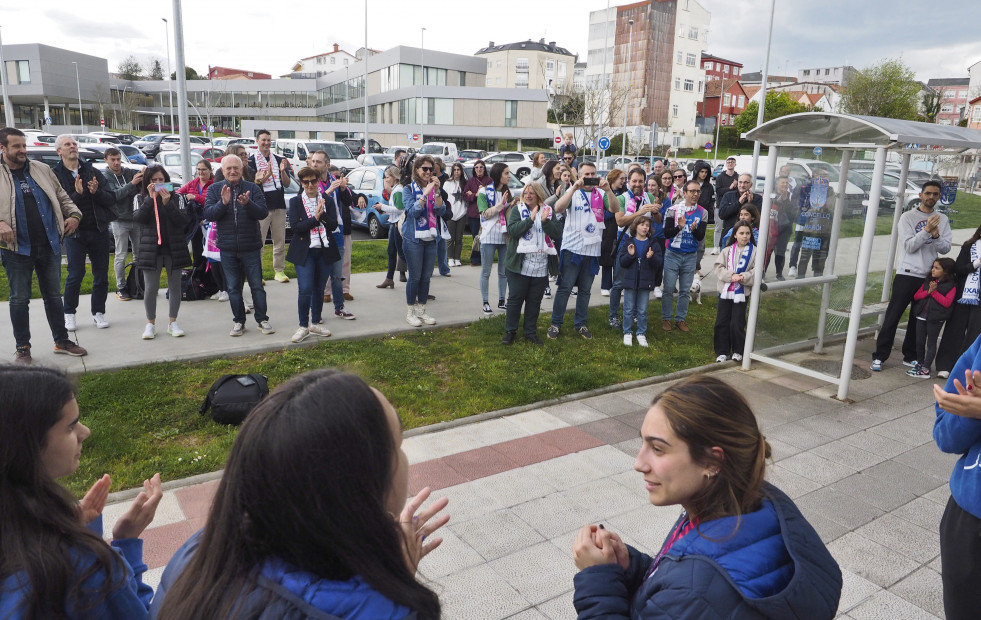 El primer recibimiento al Baxi Ferrol como subcampeón de Europa, en imágenes