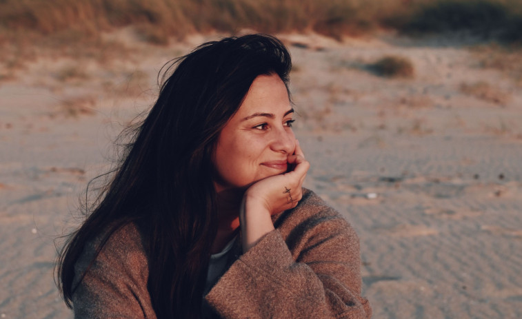Maryi Malca, escritora novel ferrolana: “Siempre nos han dicho que expresar emociones era un síntoma de debilidad cuando es todo lo contrario”