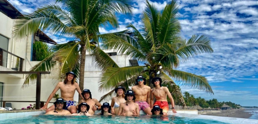 Valdo Surf School: pelícanos, tortugas y muchas olas en El Salvador
