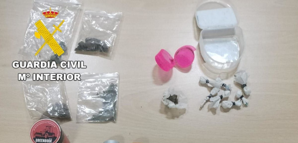 Detenido un cedeirés y denunciados otros dos por por tenencia de MDMA y hachís