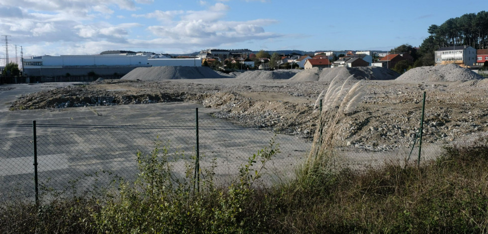 Comienzan las obras de la nueva área comercial Parque Gándara en la antigua parcela de Poligal