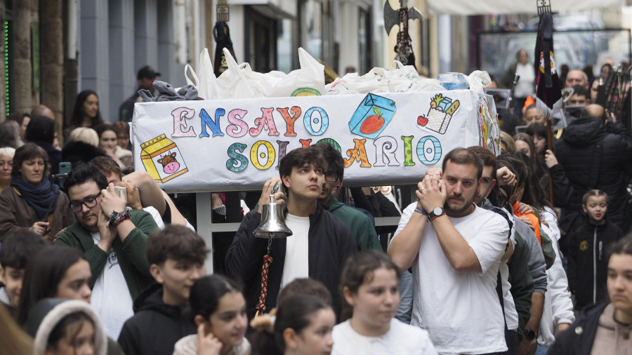 Un “Ensayo Solidario” de récord consigue 400 kilos de alimentos en Ferrol