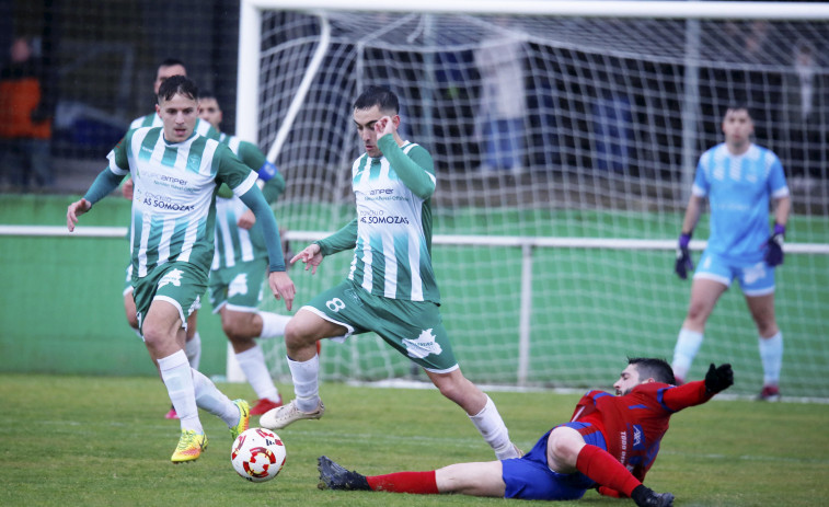 El Somozas aguanta la victoria sobre el Atlético Arteixo para acercarse a la salvación