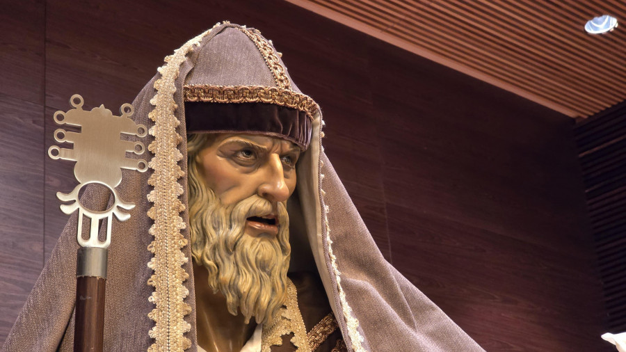 La Cofradía de Dolores presentó a Caifás, la segunda talla del misterio del Martes Santo