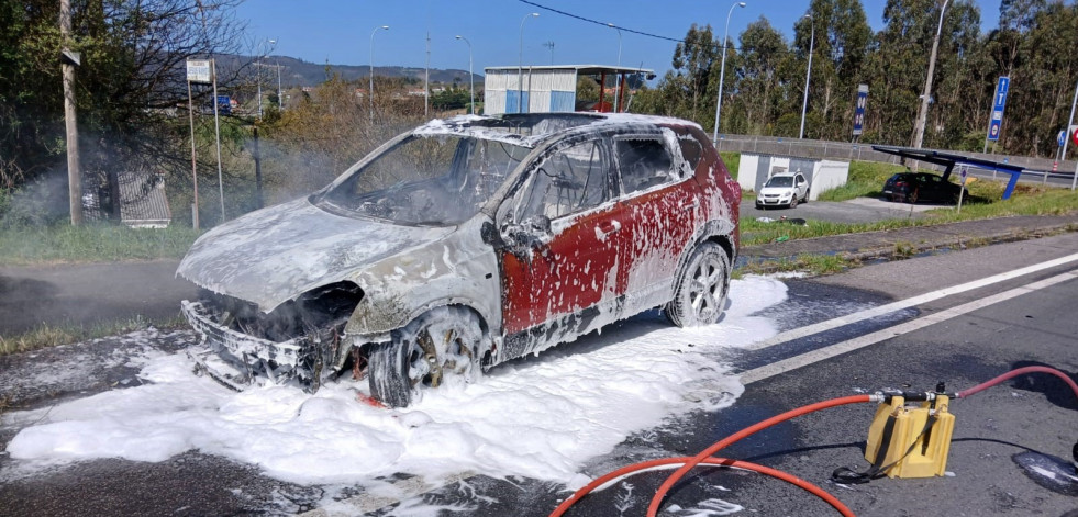 Arde un vehículo en Paiosaco