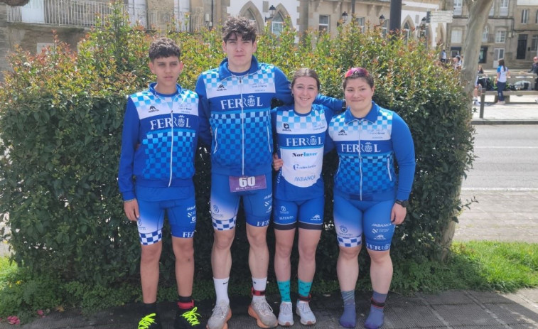 Los júnior locales Suárez, Riola, Piñón y Solsona dominan el Gallego de duatlón supersprint