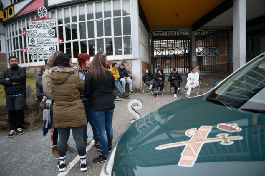 Sargadelos reincorpora solo a los empleados que aceptaron vacaciones y sindicatos denuncian que "sigue el esperpento"