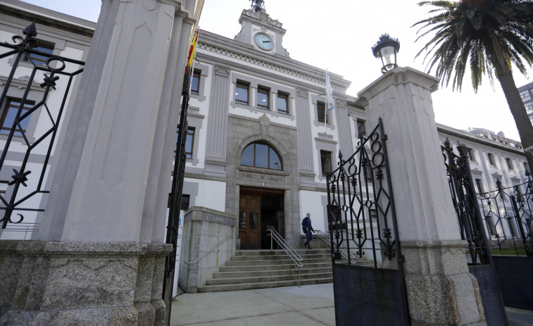 La Audiencia Provincial aplaza un juicio por una presunta estafa en el alquiler de un piso en Ferrol