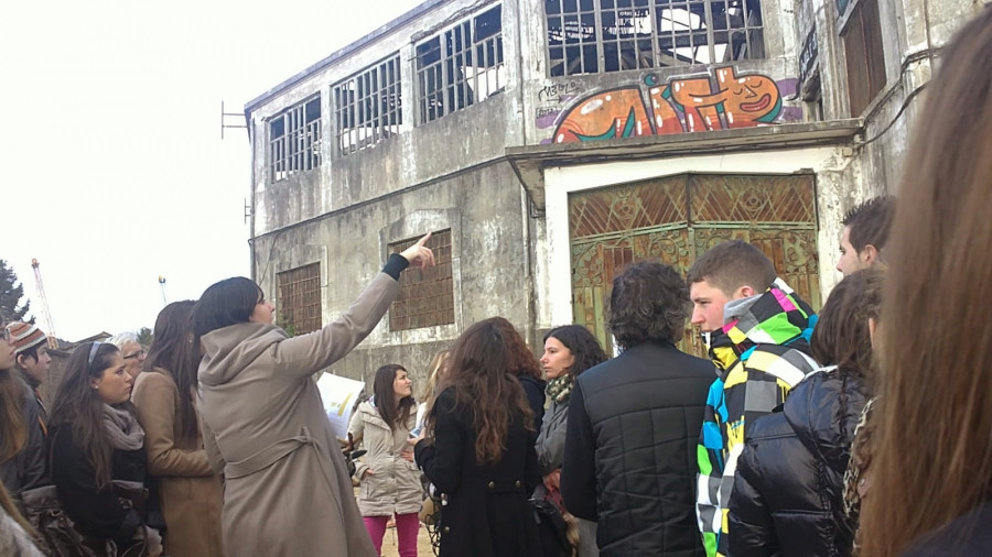 Visita por las antiguas fábricas de Ferrol Vello coincidiendo con la Festa do Marisco