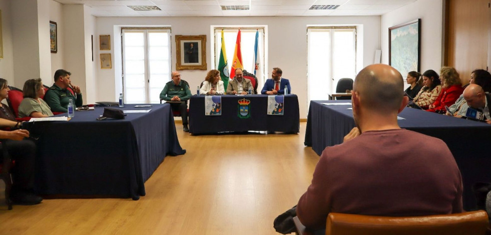 Pontedeume presenta un Plan Director para mejorar la convivencia y la seguridad en los centros educativos