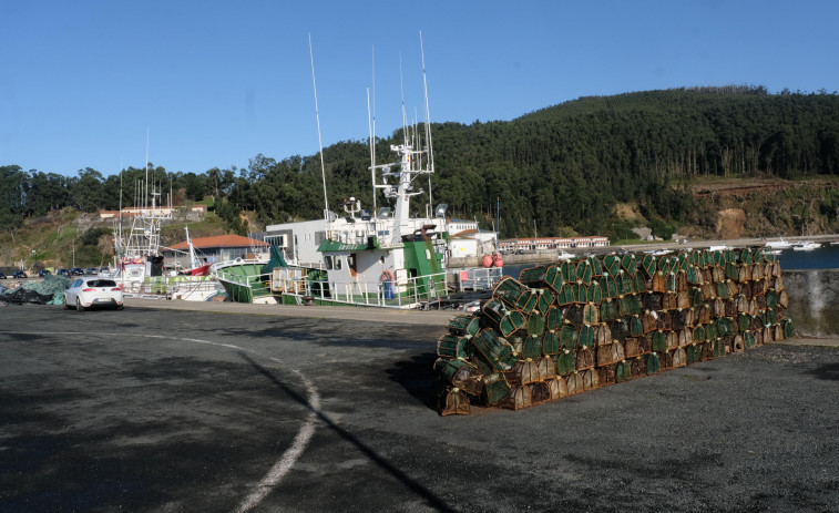 Decomisan 140 kilos de pescado y aparejos ilegales en aguas del municipio de Cedeira
