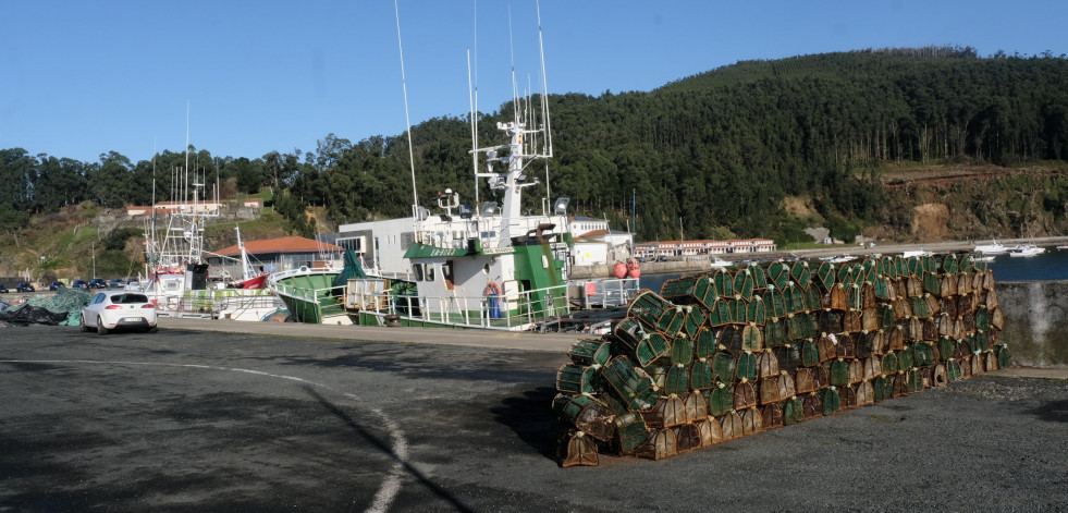 Decomisan 140 kilos de pescado y aparejos ilegales en aguas del municipio de Cedeira