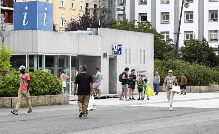 El Concello habilitará buses lanzadera desde la plaza de Galicia a A Malata  en Semana Santa