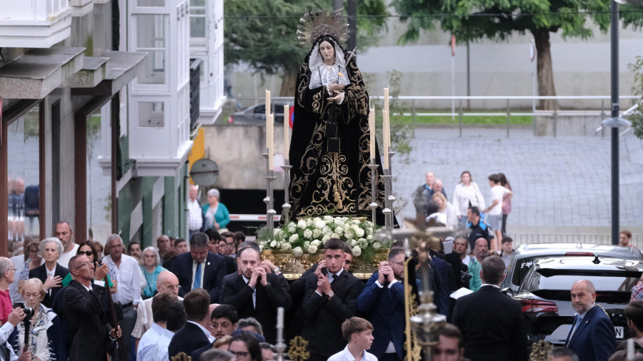 Ofrendas en el Carmen y la Merced y música de piano para entrar "en casa": así será la procesión del Viernes de Dolores