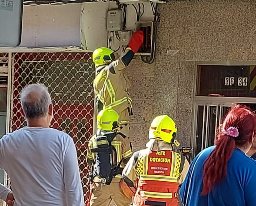Una rata electrocutada provoca un cortocircuito en una vivienda de Narón